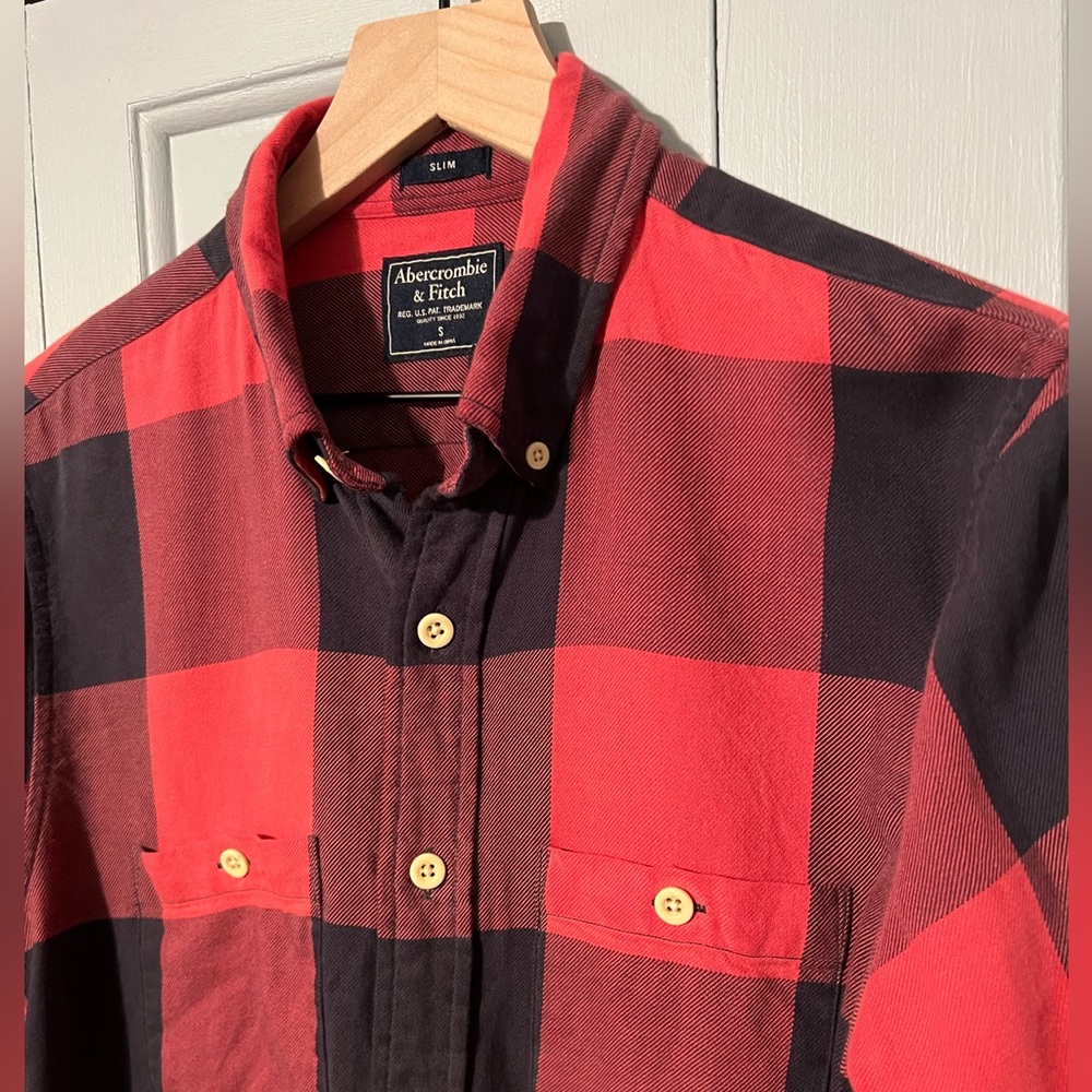 Abercrombie & Fitch Men’s Slim Fit size Small Buffalo Check lightweight Flannel